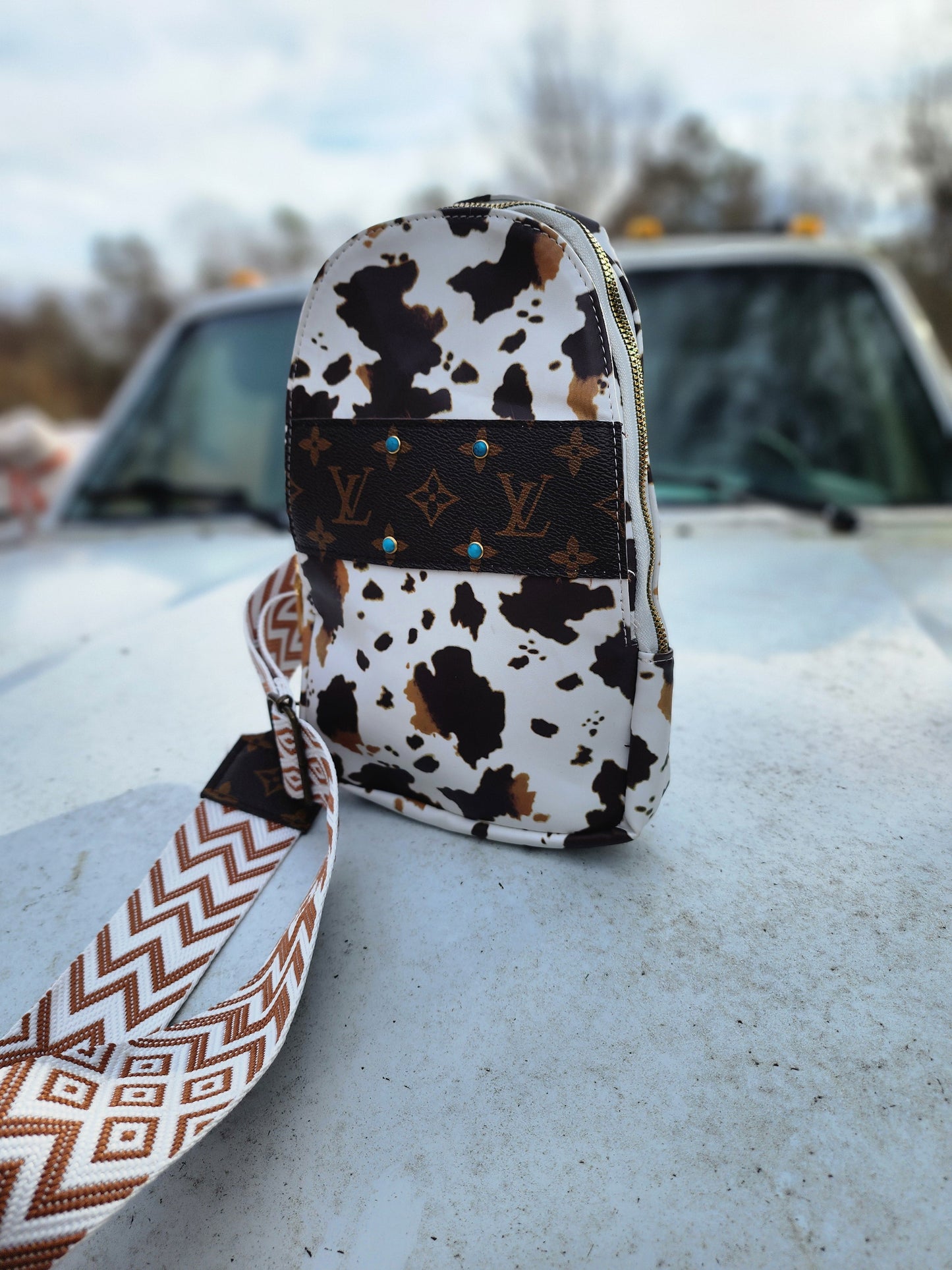 Western-Rucksack mit Kuhfellmuster