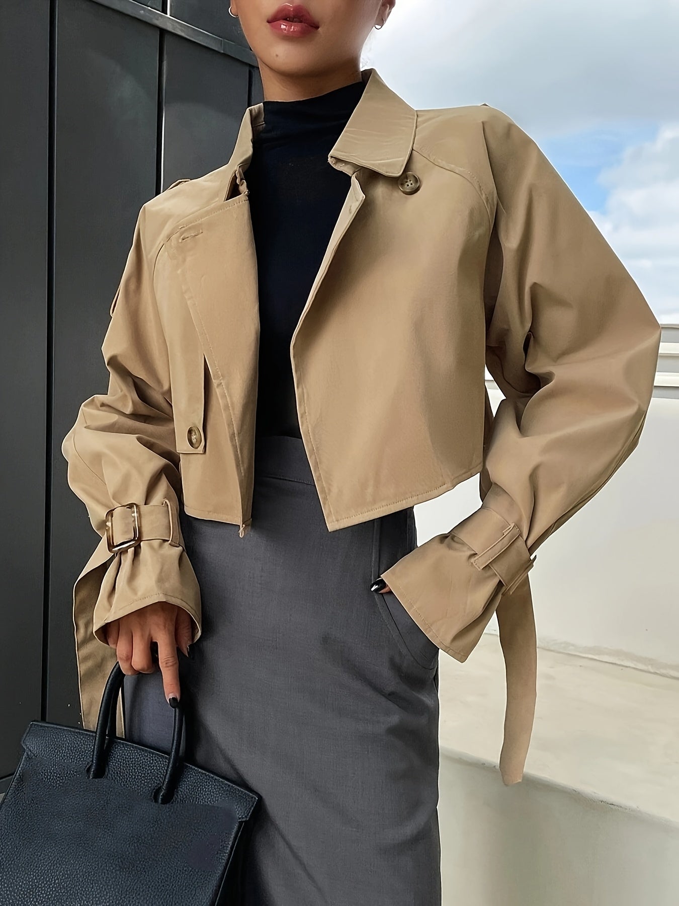 Caroline | Gekürzte Damen-Trenchjacke mit Knopfleiste