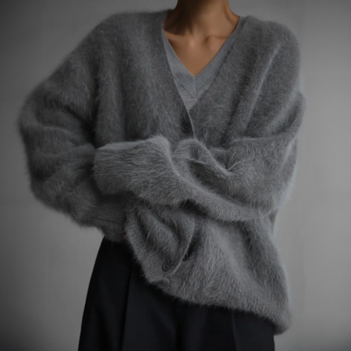 Hailey | Oversized Strickjacke für Damen aus Flauschgarn
