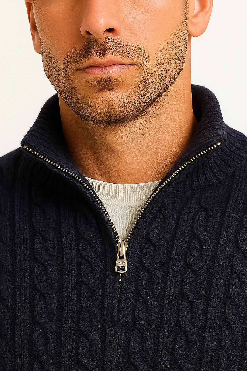 Joshua | Herren-Strickpullover mit Reißverschluss am Kragen und Zopfmuster, Frühling