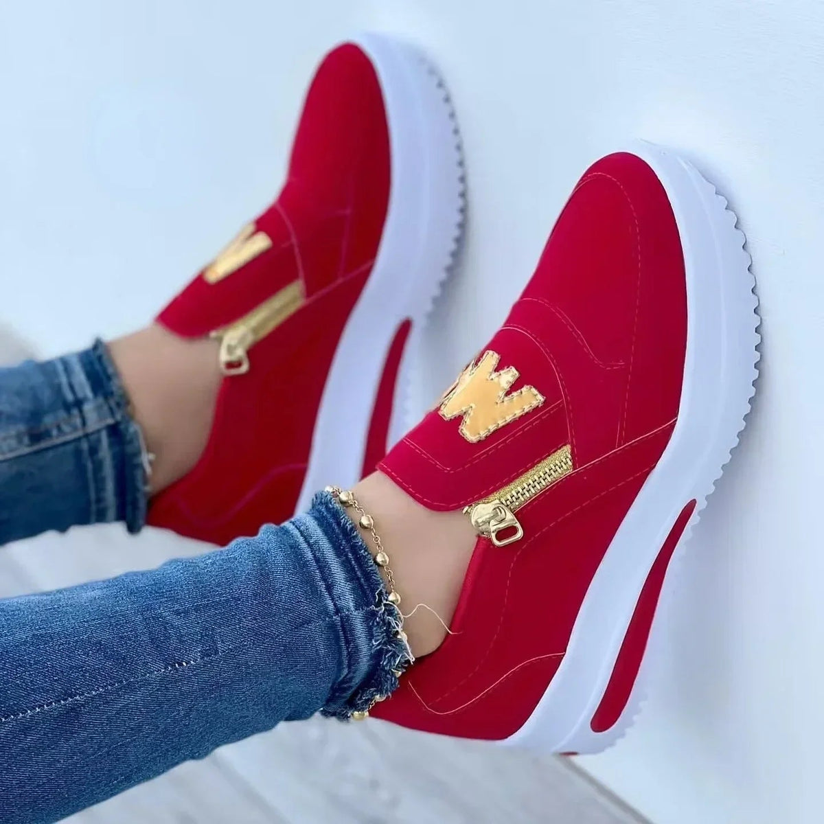 Versatile and Supportive Orthopedic Sneakers Elvorah