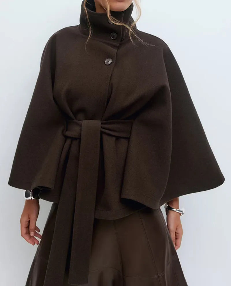 Caitlyn | Damen-Cape-Mantel mit Gürtel und hohem Kragen für den Frühling