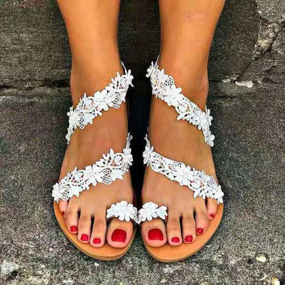 LM | Elegant lace sandals