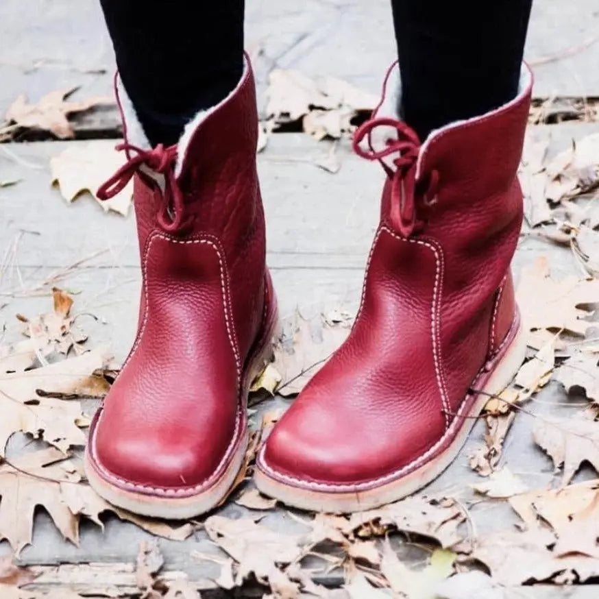 Chic Waterproof Black Boots for Women – Stylish & Cozy for Winter