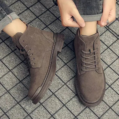 Adrian | Klassische Wildleder-Schnürstiefel für Herren