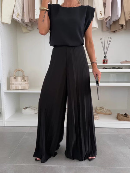 Daisy | Chic Women’s Set with Pleated Trousers and Top