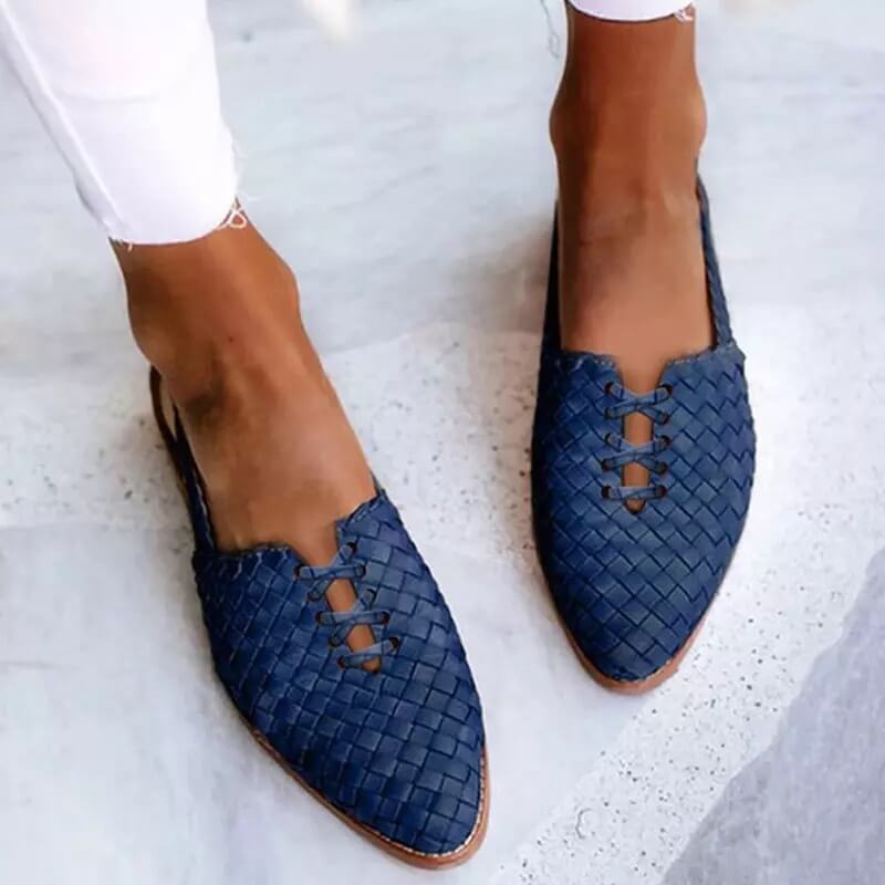 LM | Woven slip-on apartments