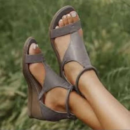 LM | Classic gladiator sandals