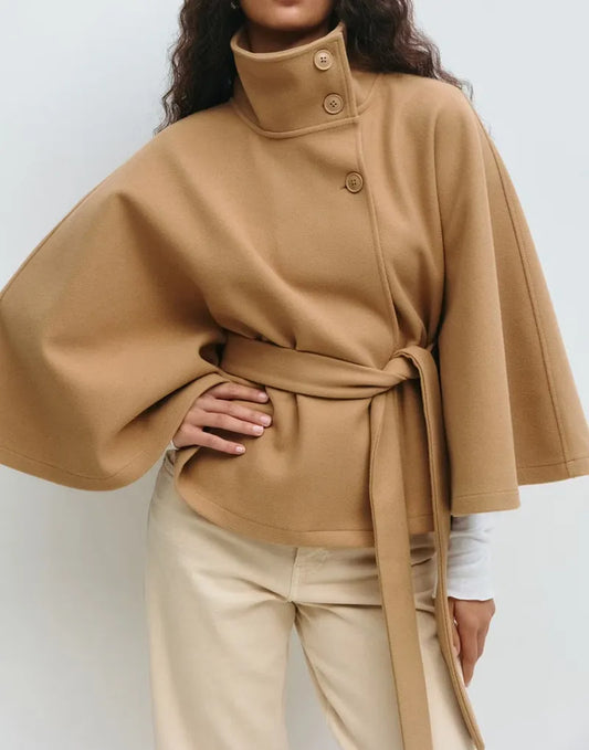 Caitlyn | Damen-Cape-Mantel mit Gürtel und hohem Kragen für den Frühling