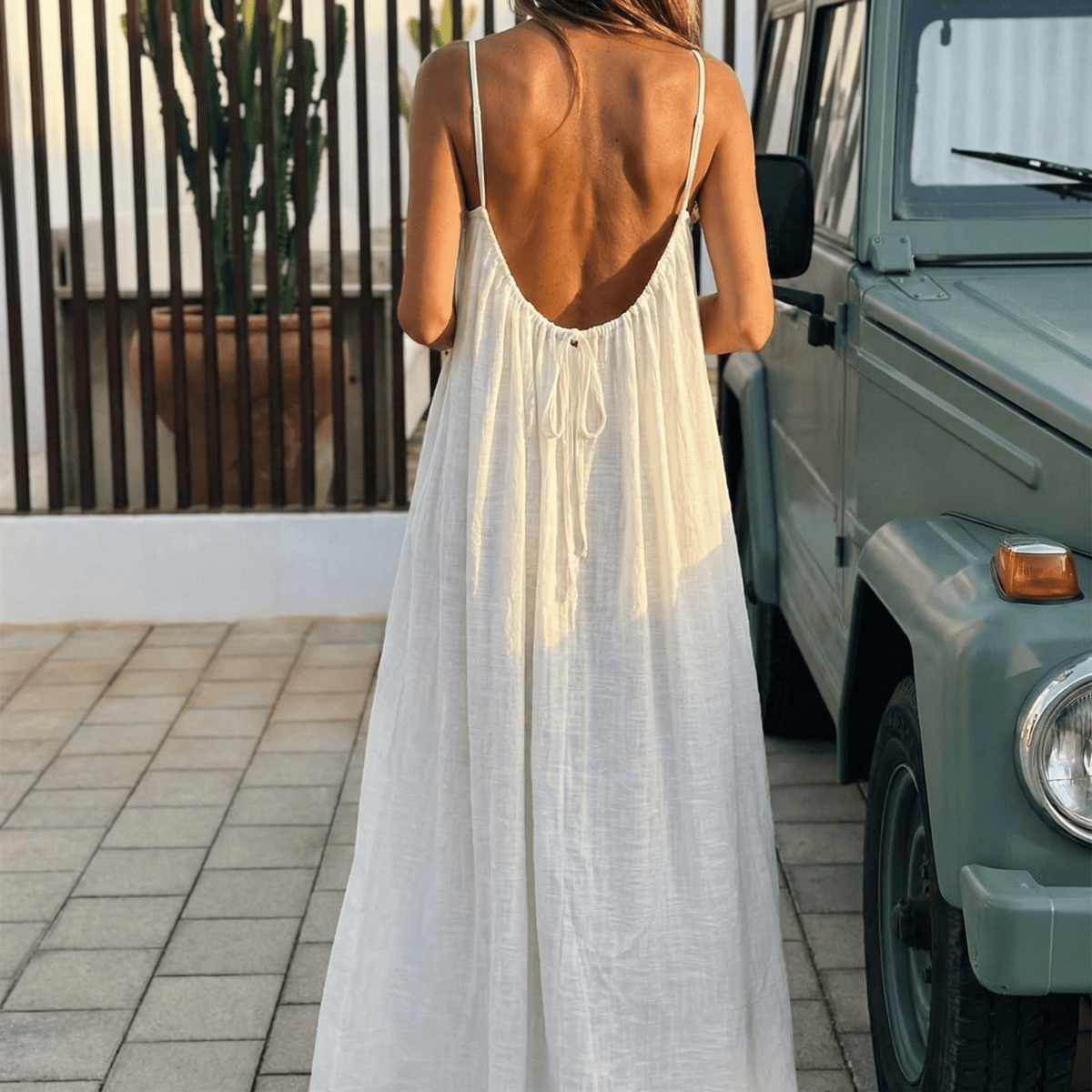 Soleia – Elegant Flowy Open-Back Summer Maxi Dress