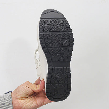 LM | Closed toe sandals